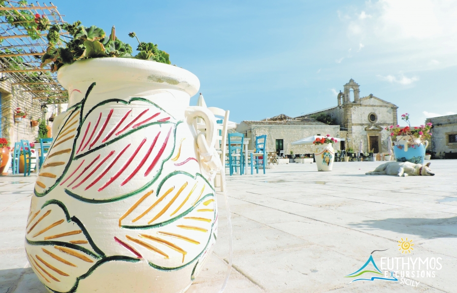 Cortile arabo a Marzamemi