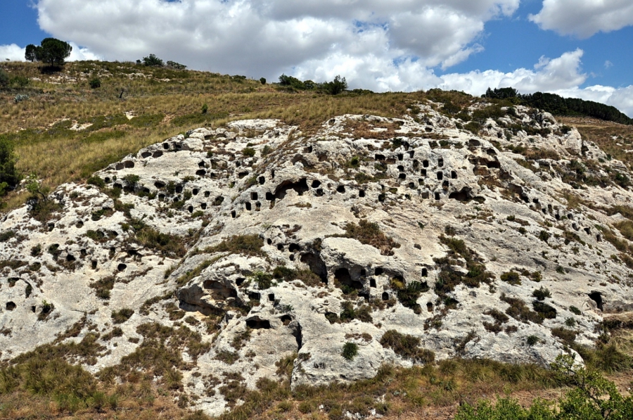 Villaggio Bizantino - Grotte di Realmese - Lago Diga Nicoletti